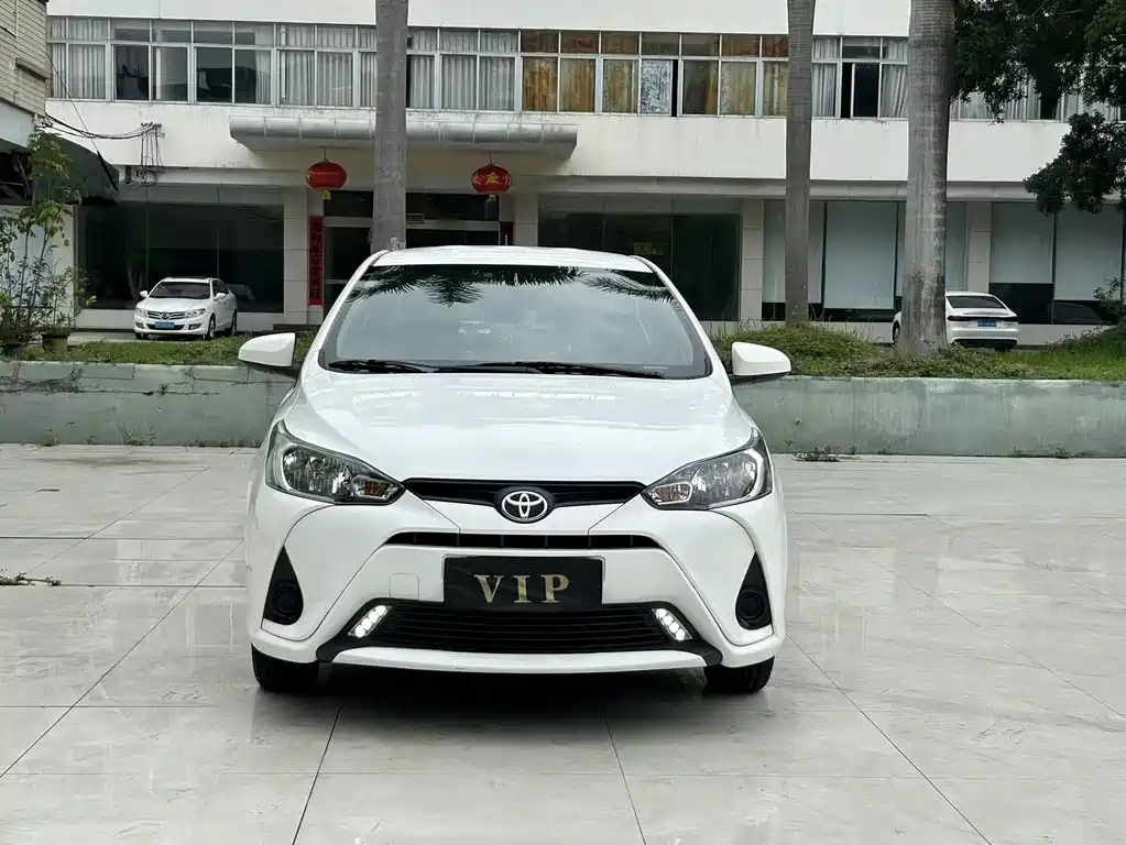 Toyota Yaris L 2019 — фото 2