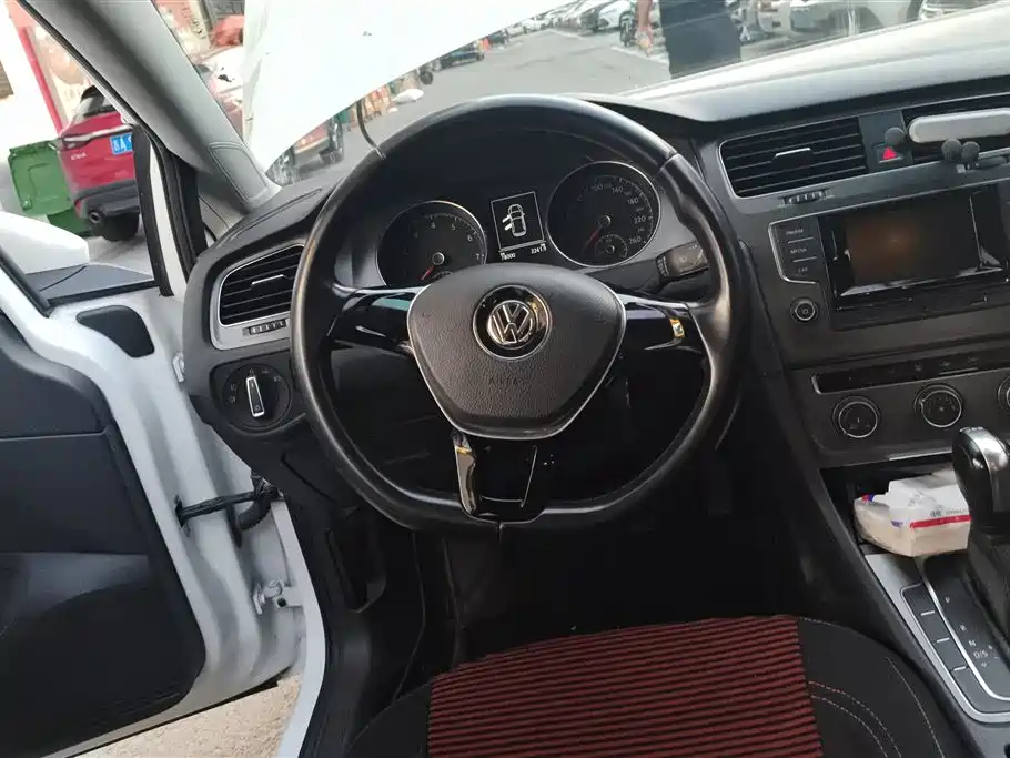 Volkswagen Golf 2015 — фото 15