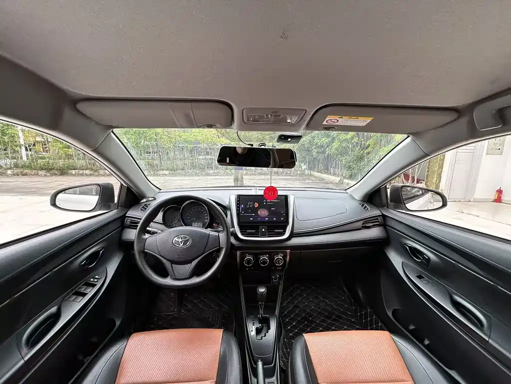 Toyota Yaris L 2019 — фото 6