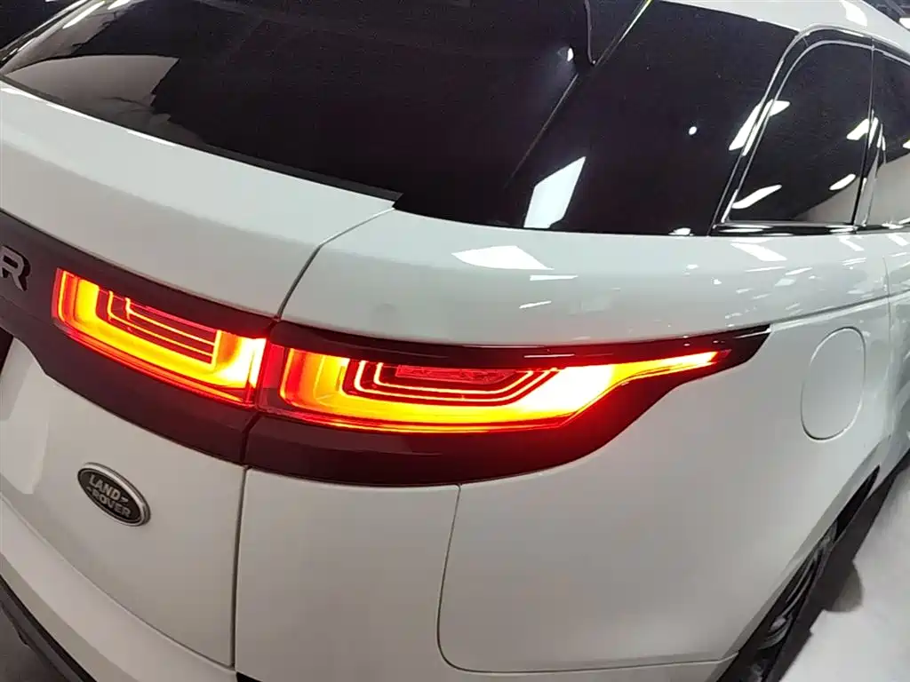 Land Rover Velar 2021 — фото 8