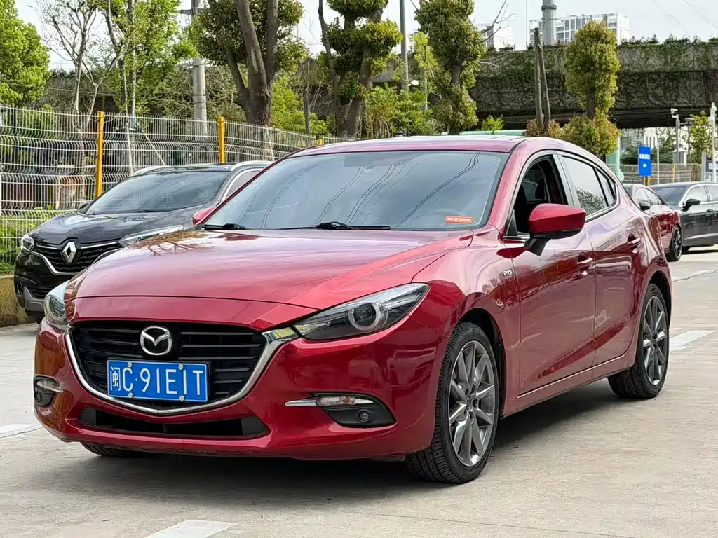 Mazda 3 Axela 2017 — фото 1