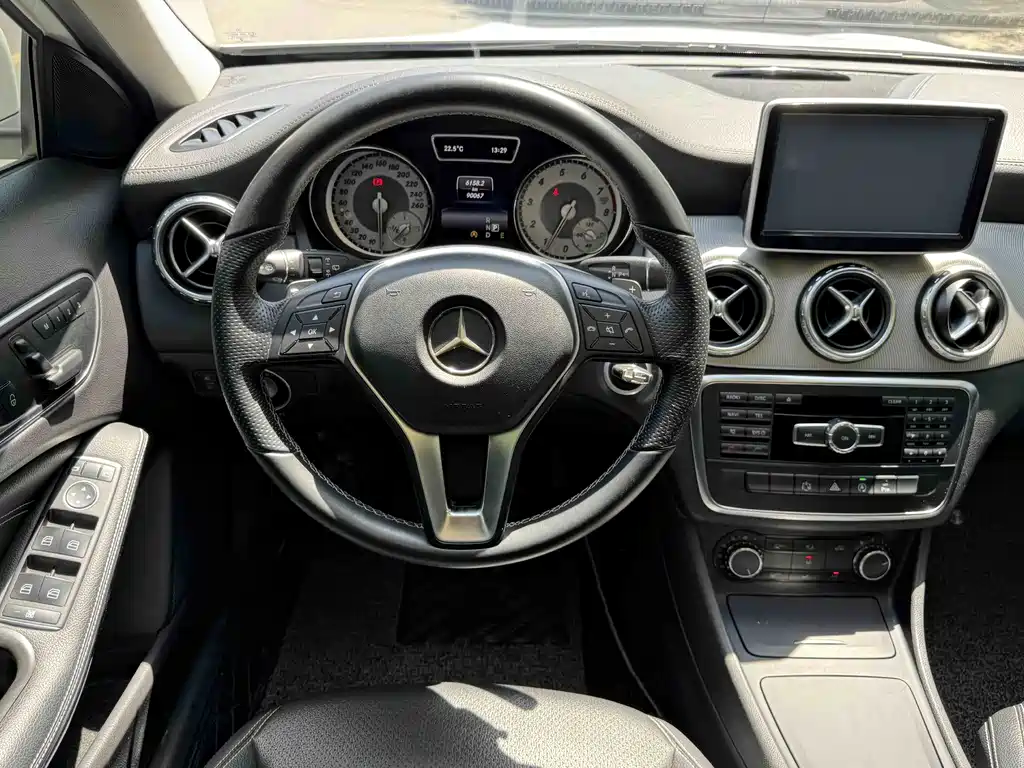 Mercedes-Benz GLA 2016 — фото 8