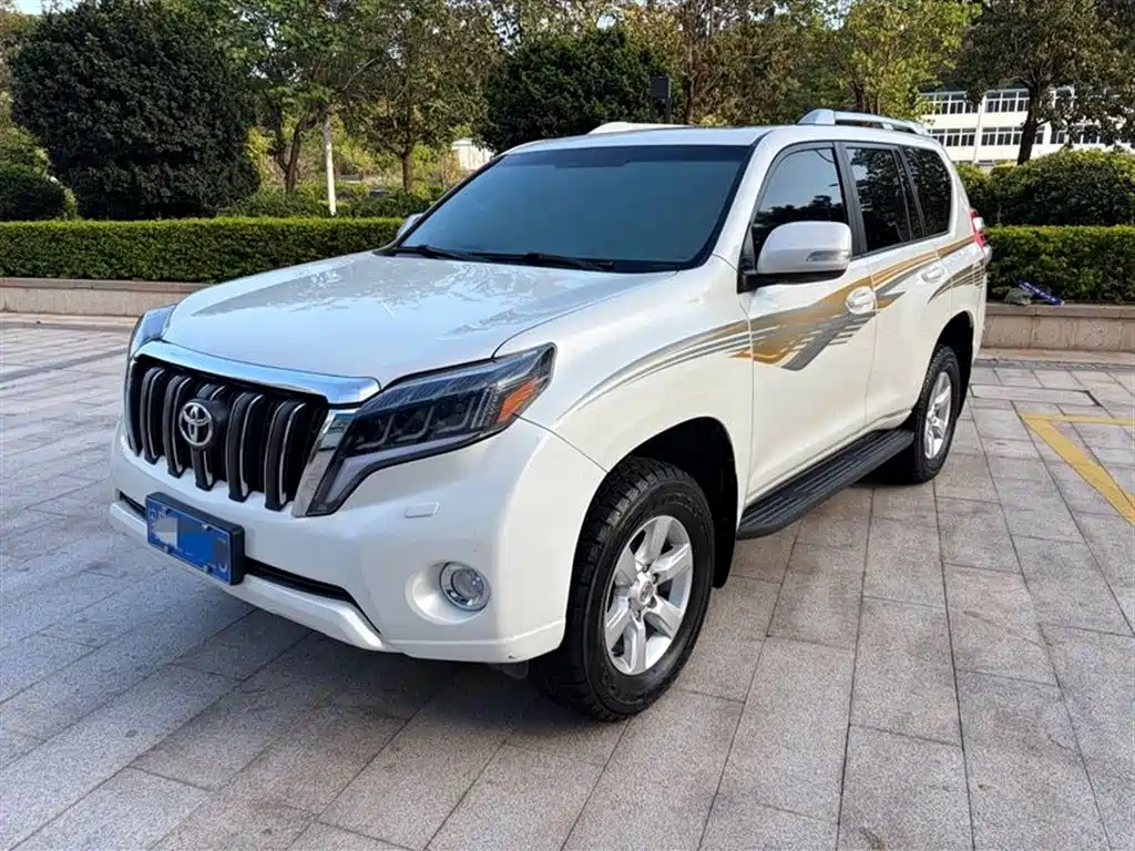 Toyota Prado 2017 — фото 1