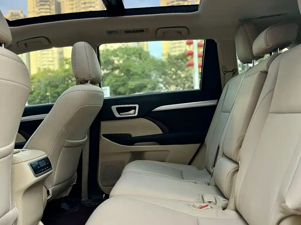 Toyota Highlander 2017 — фото 15