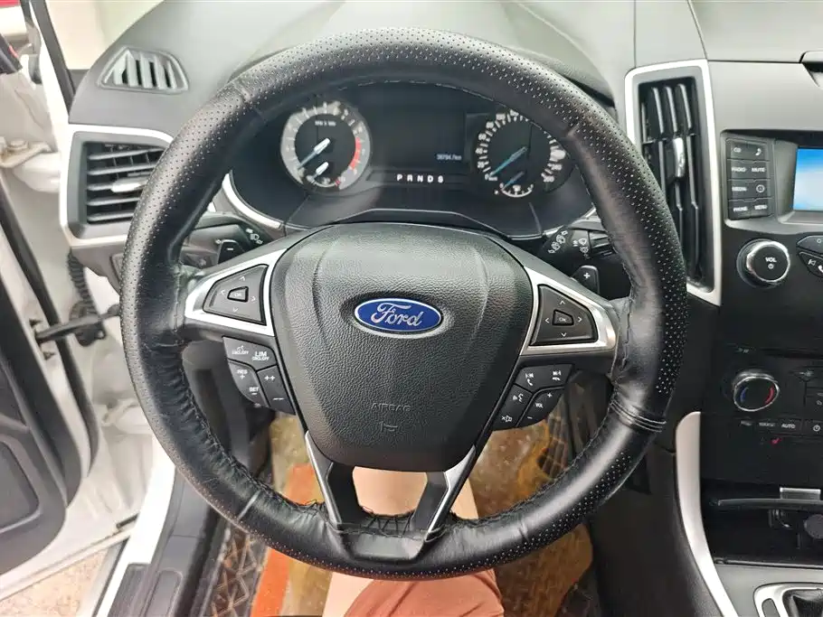 Ford Edge 2019 — фото 15