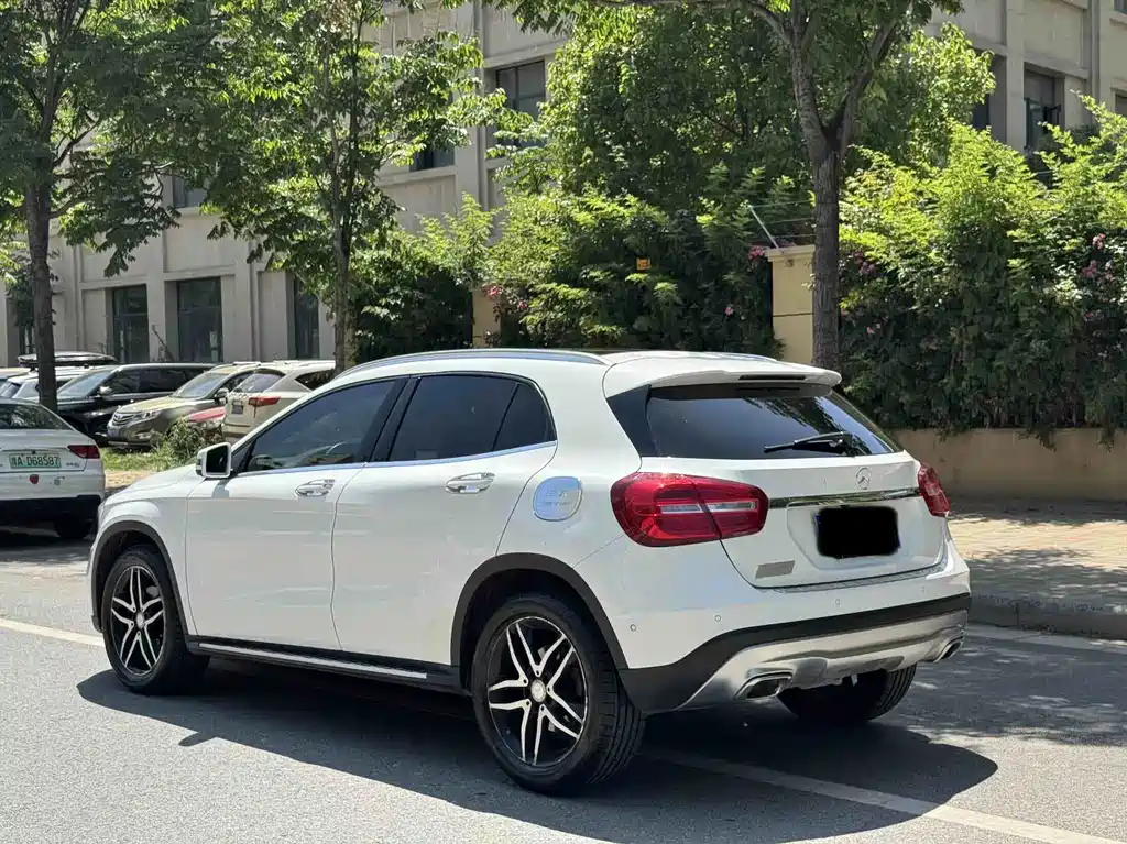 Mercedes-Benz GLA 2016