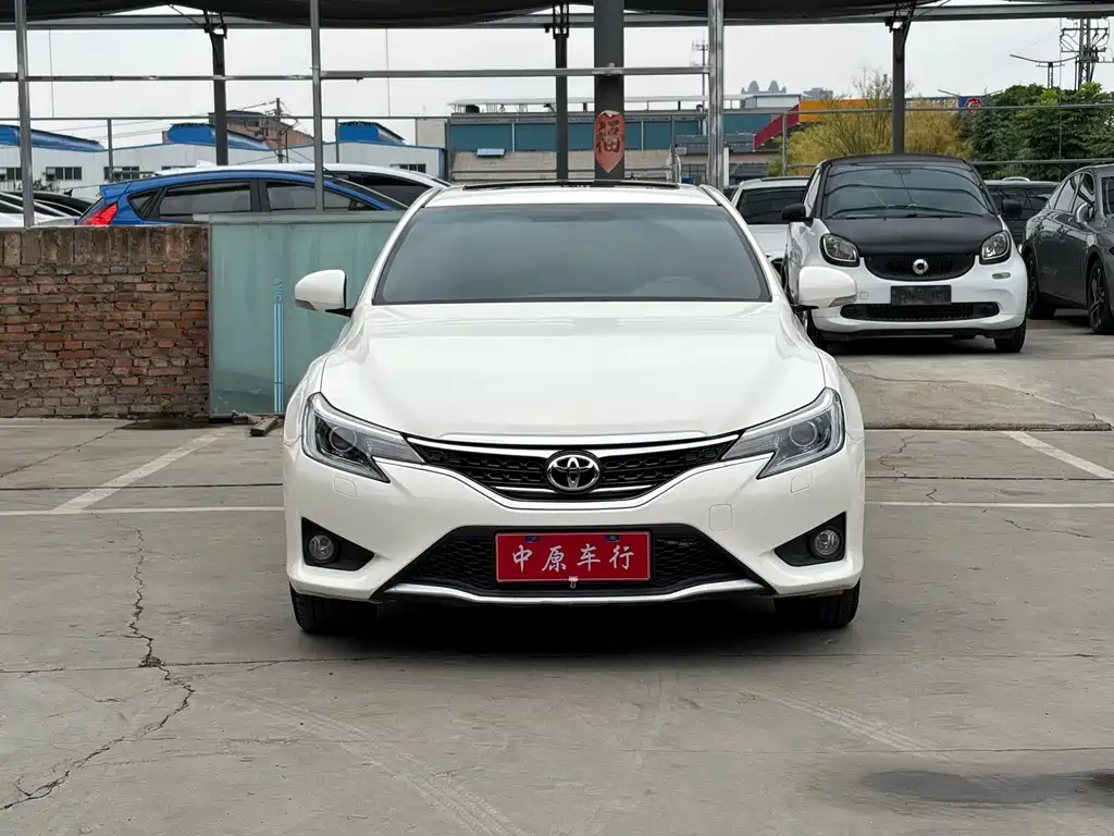 Toyota Reiz 2014