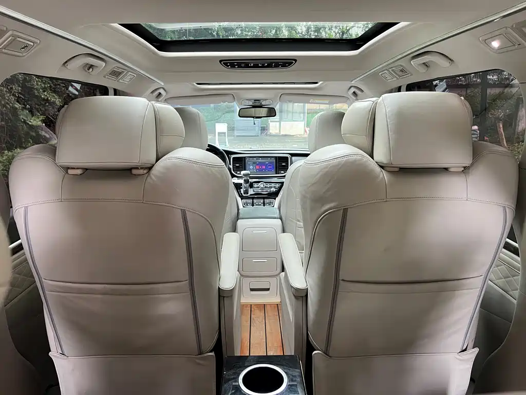 GAC Motor Trumpchi M8 2018 — фото 11