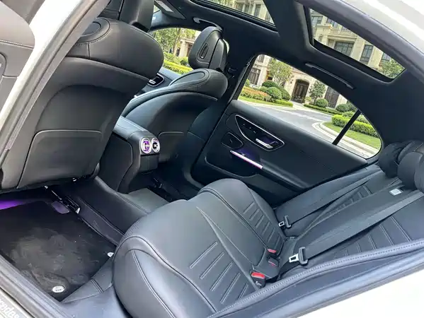 Mercedes-Benz C-Class 2024