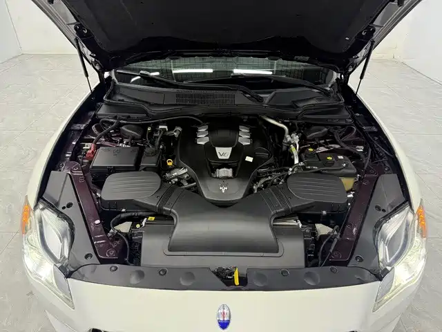 Maserati Quattroporte 2014 — фото 14