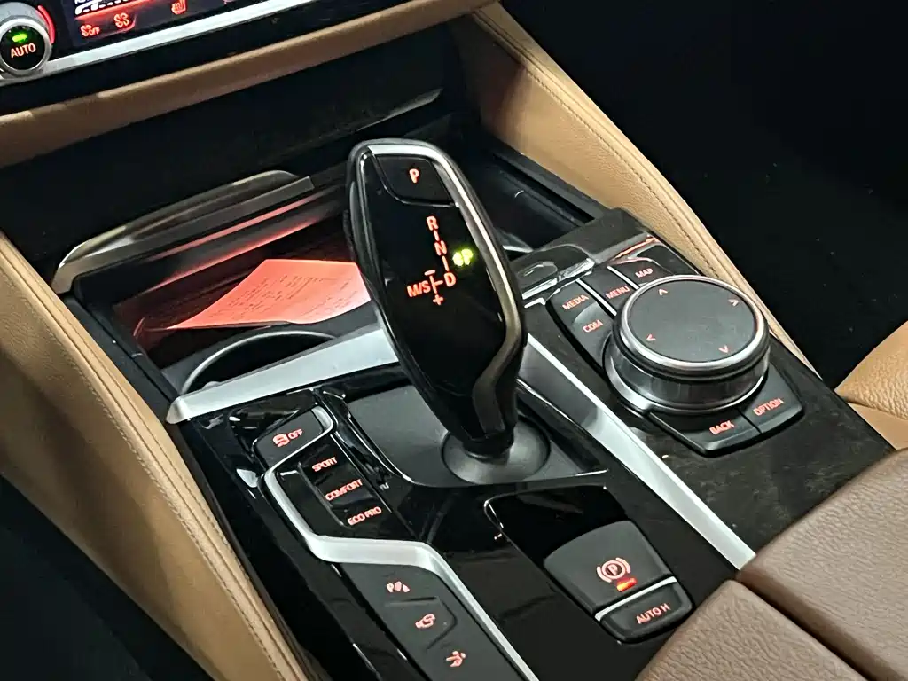BMW 6 Series GT 2019 — фото 15