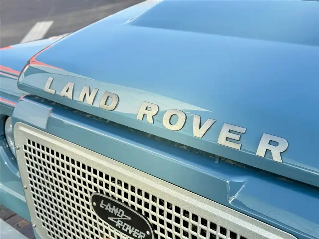 Land Rover Defender 2011 — фото 16