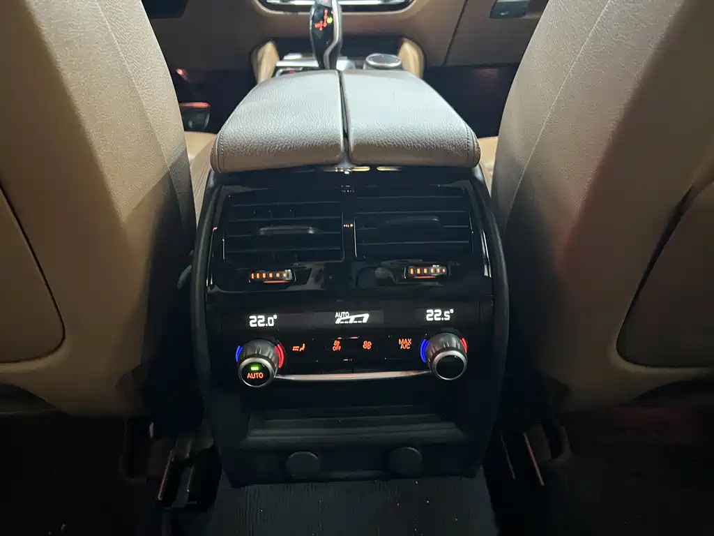 BMW 6 Series GT 2019 — фото 16