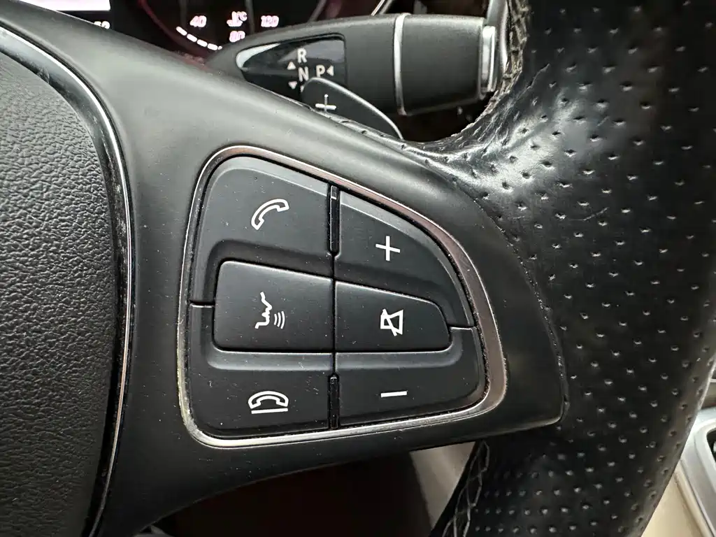 Mercedes-Benz V-Class 2016 — фото 14