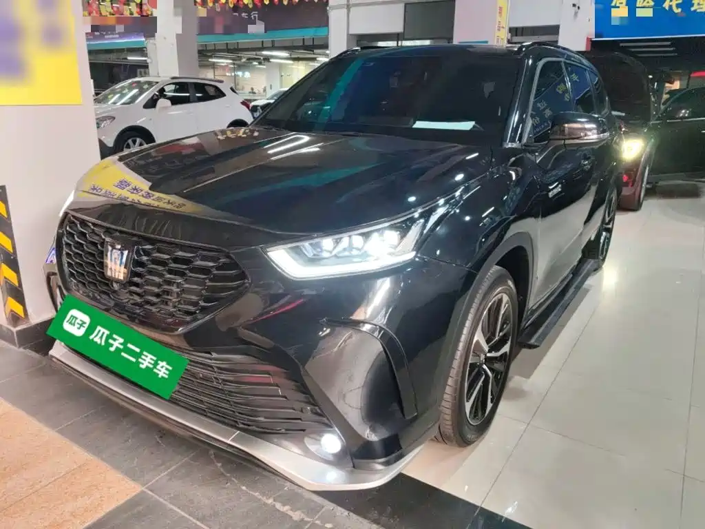 Toyota Crown Kluger 2023 — фото 1