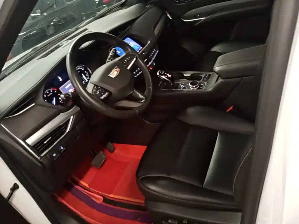 Cadillac XT4 2021 — фото 15