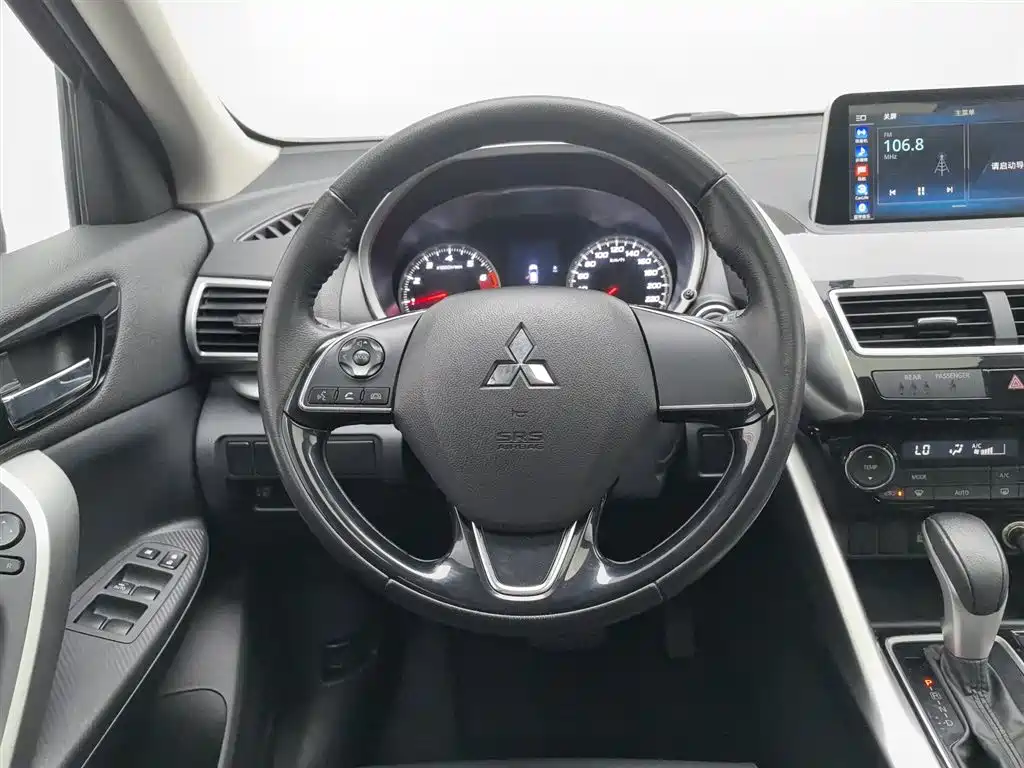 Mitsubishi Eclipse Cross 2019 — фото 11