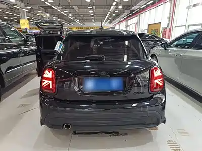 MINI MINI 2023