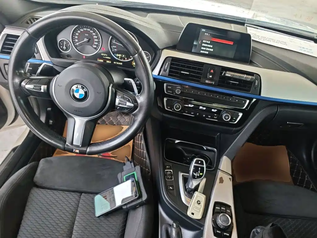 BMW 3 Series 2018 — фото 10