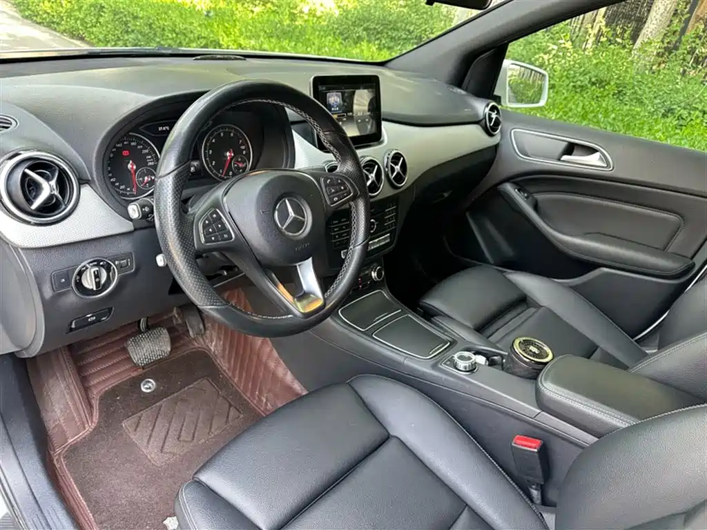 Mercedes-Benz B-Class 2017 — фото 14