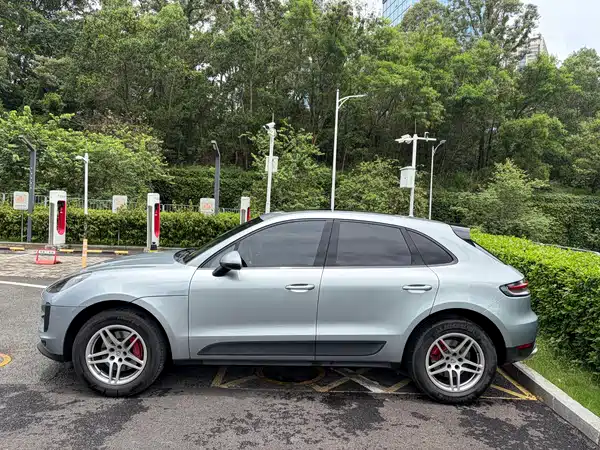 Porsche Macan 2021