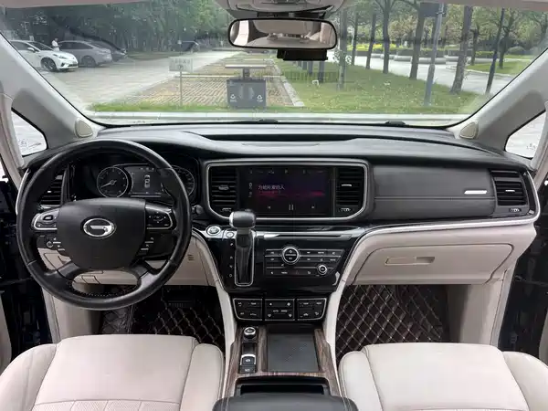 GAC Trumpchi M8 2018