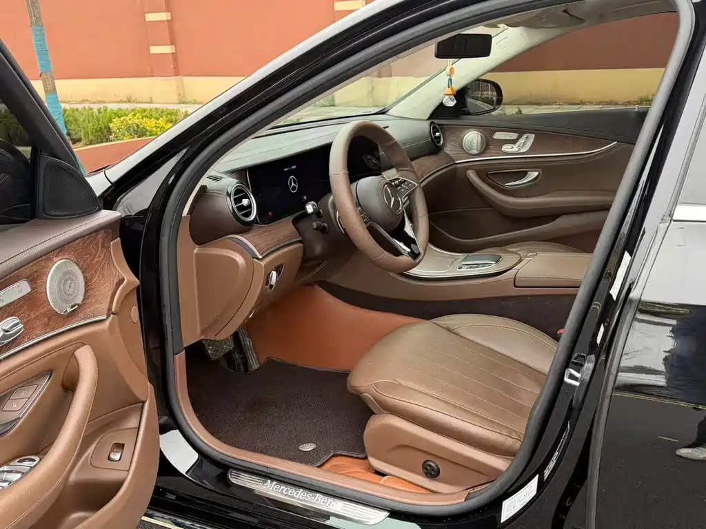 Mercedes-Benz E-Class 2023 — фото 5