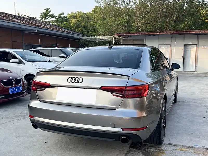 Audi A4L 2017 — фото 17