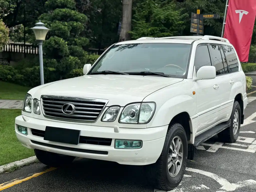 Lexus LX 2005 — фото 1