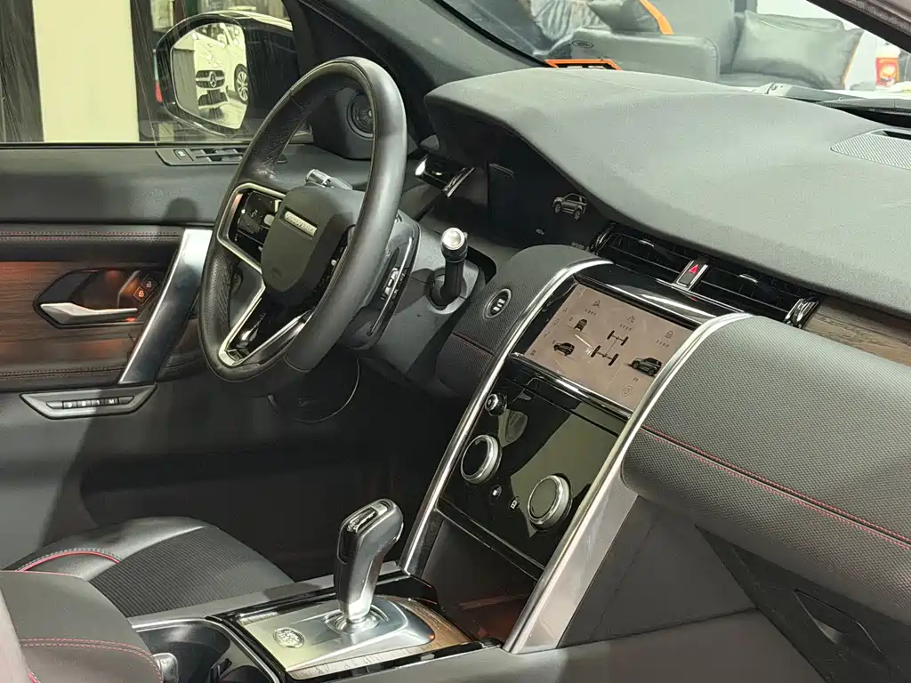 Land Rover Discovery Sport 2023 — фото 17