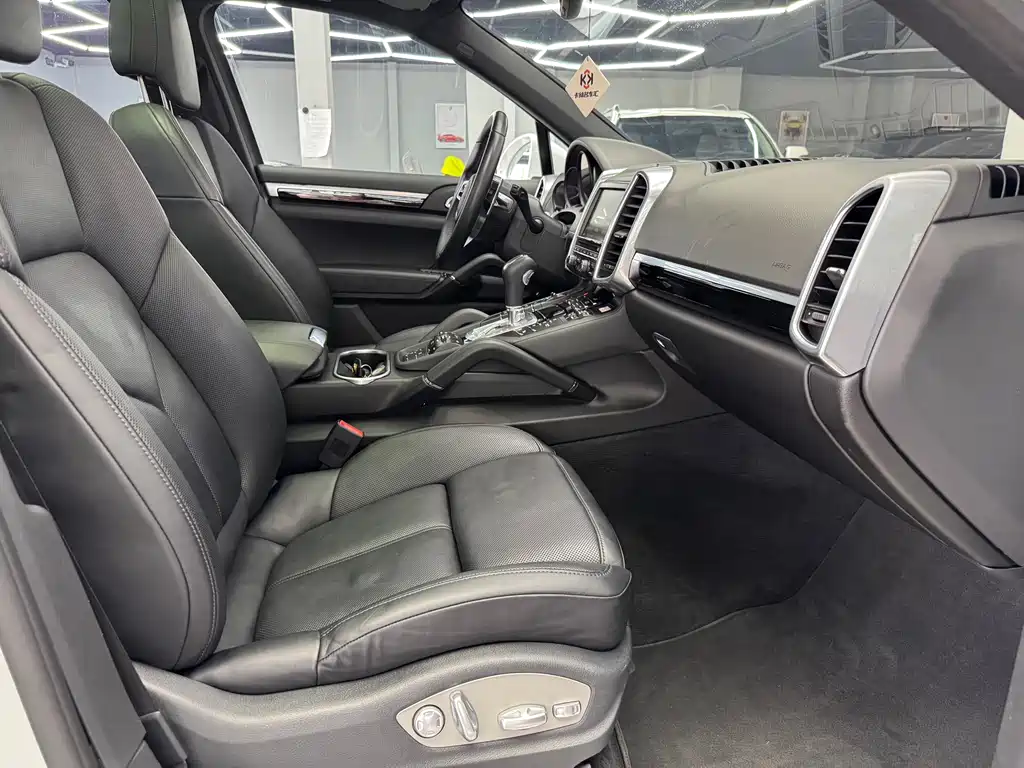 Porsche Cayenne 2015 — фото 14