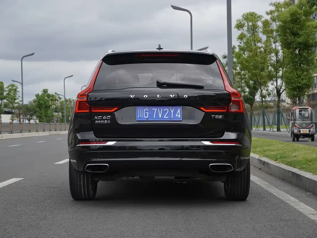 Volvo XC60 2019 — фото 21