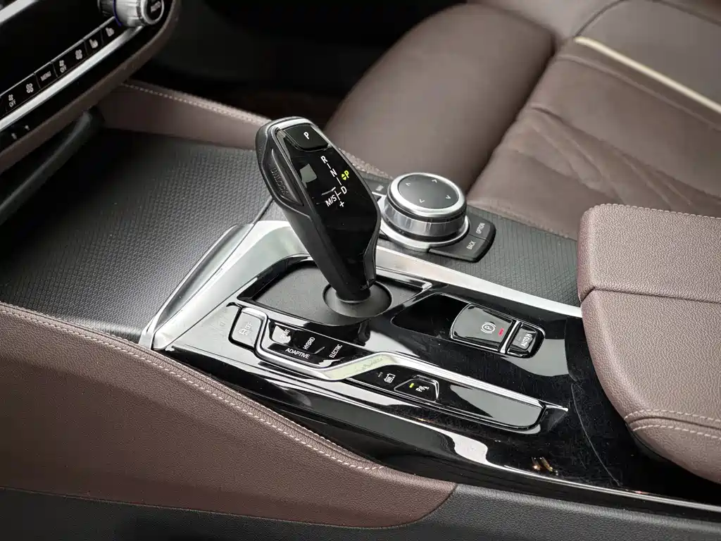 BMW 5 Series New Energy 2022 — фото 8