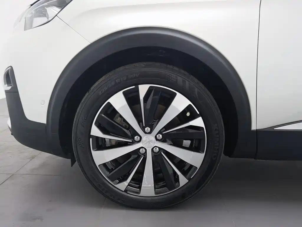 Peugeot 5008 2017 — фото 17
