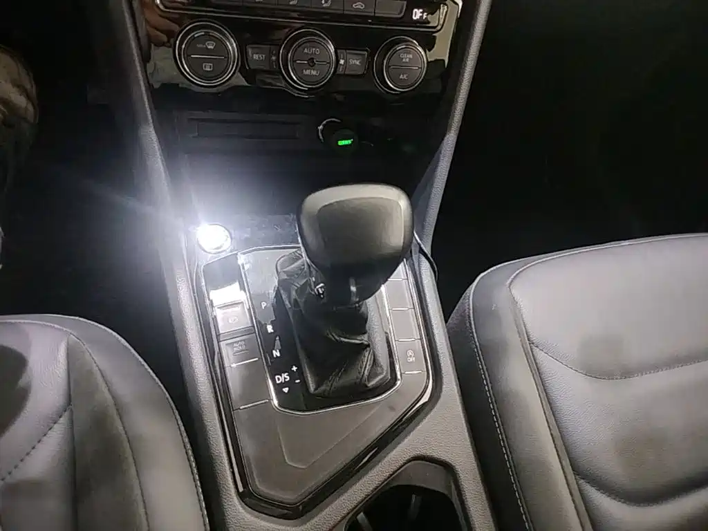 Volkswagen Tiguan L 2019 — фото 14