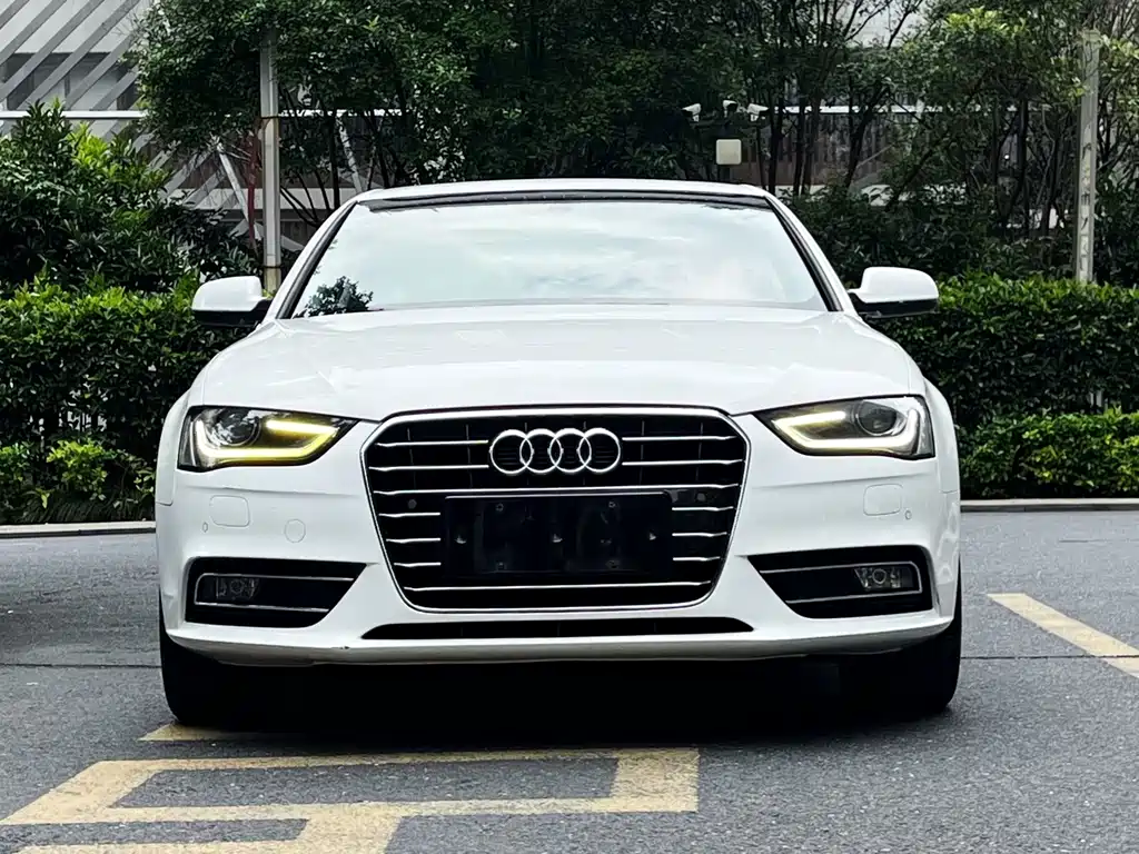 Audi A4L 2015