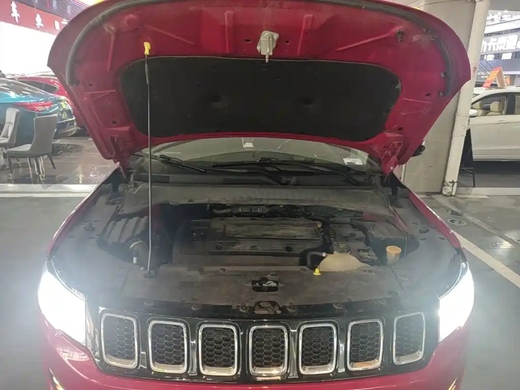 Jeep Compass 2018 — фото 20
