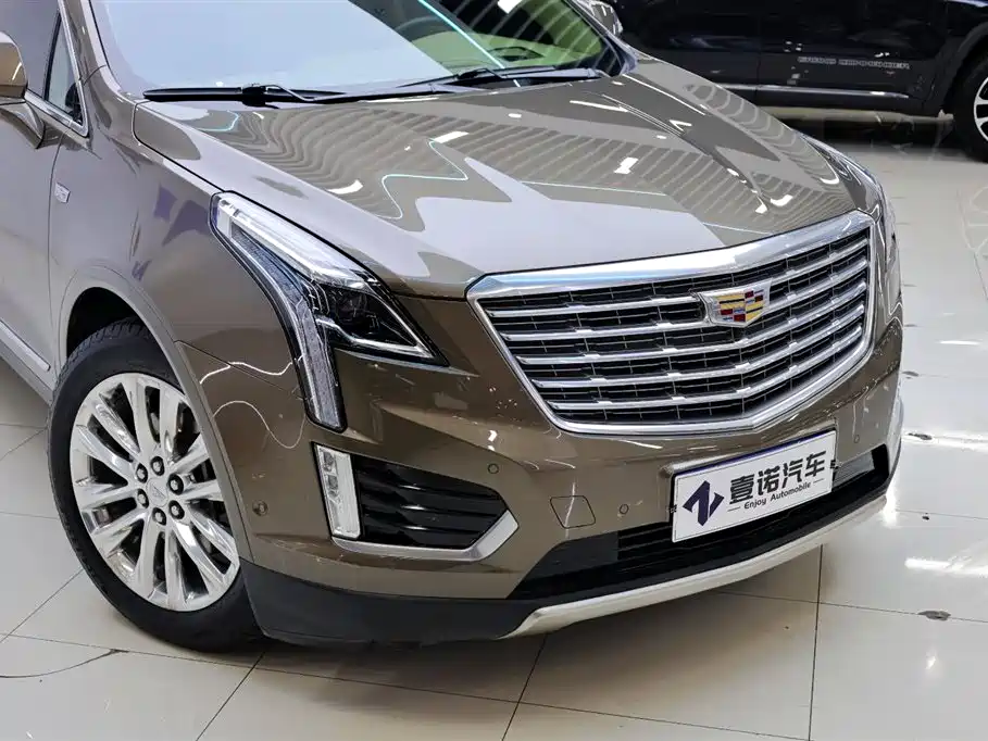 Cadillac XT5 2017 — фото 11