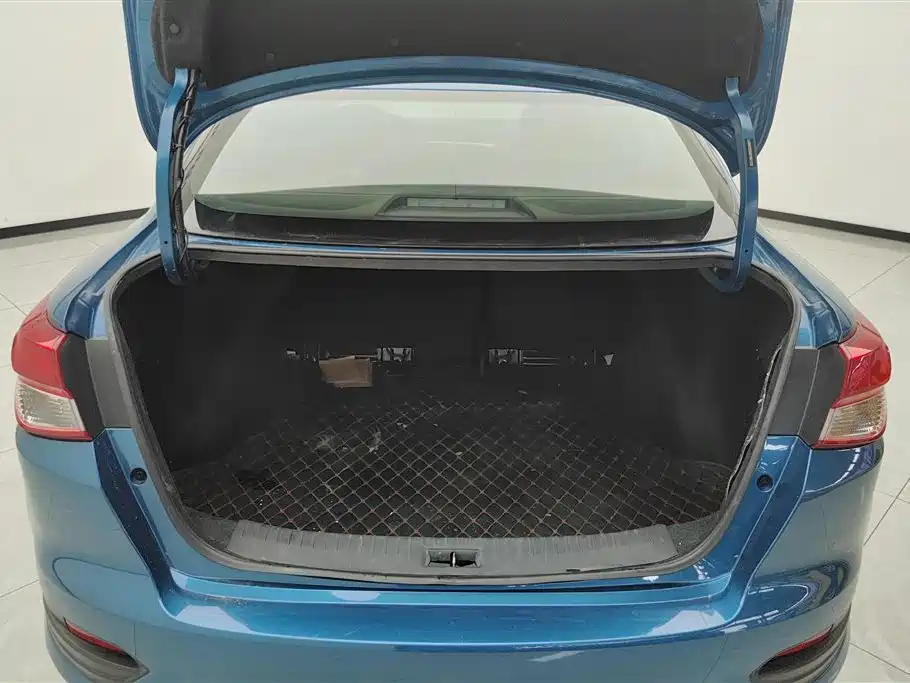 Nissan Bluebird 2020