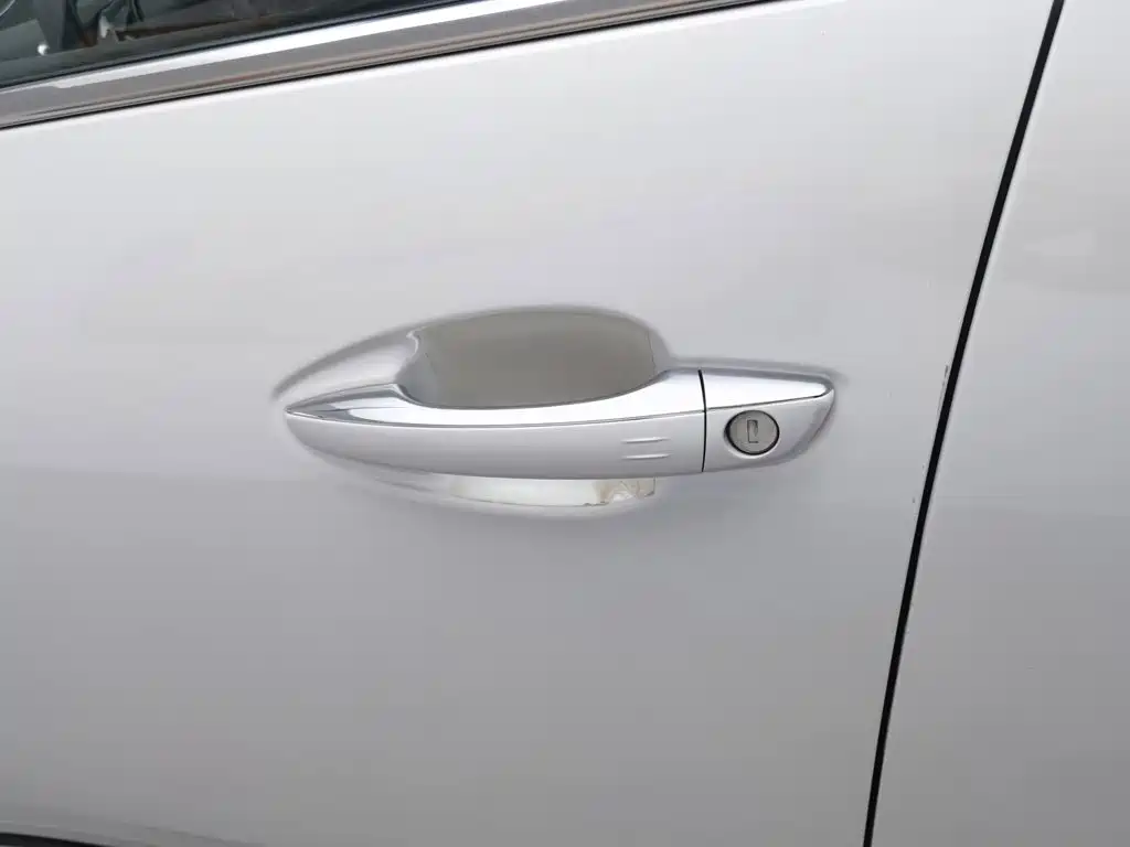 Peugeot 5008 2017 — фото 18