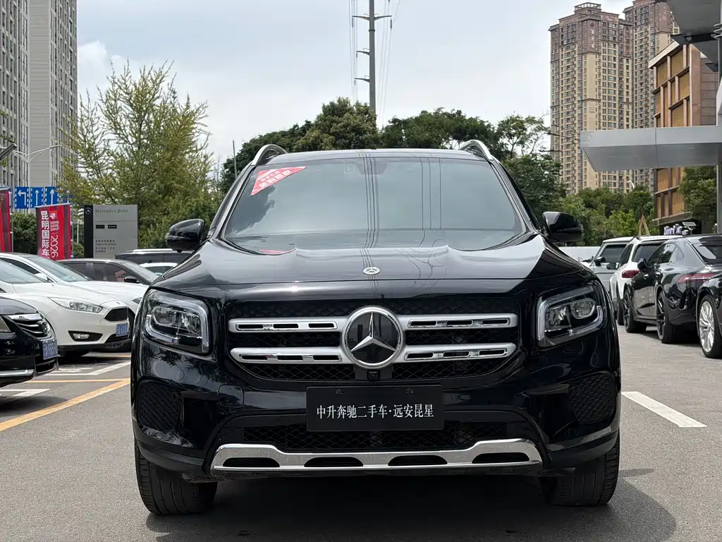 Mercedes-Benz GLB 2023