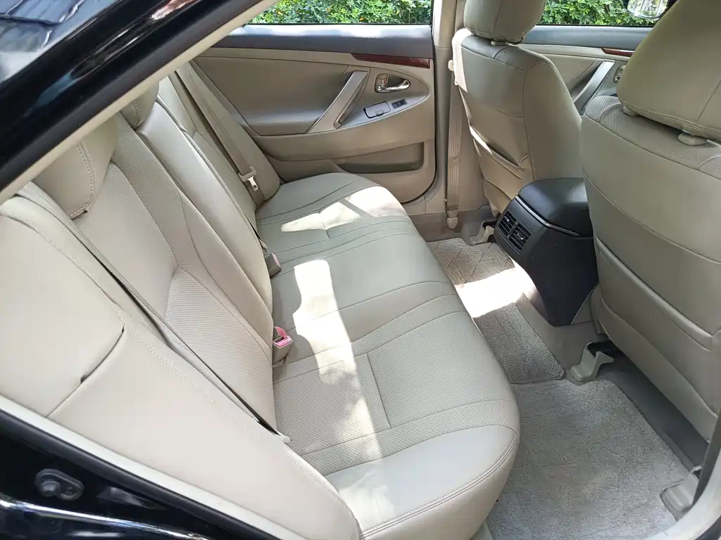 Toyota Camry 2013 — фото 10