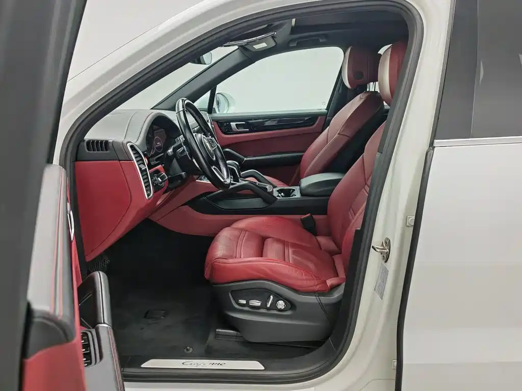 Porsche Cayenne 2019 — фото 10