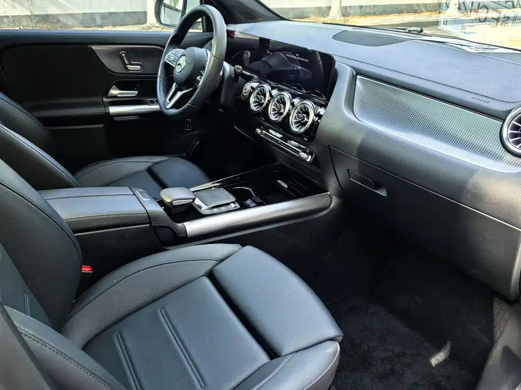 Mercedes-Benz GLA 2023 — фото 7