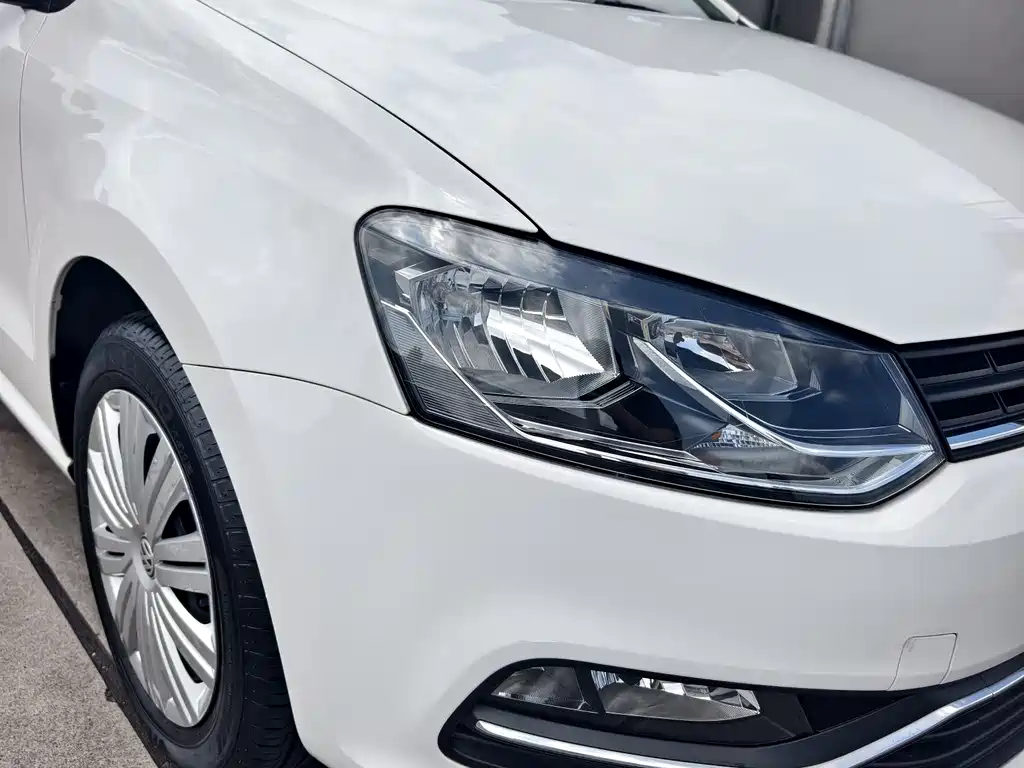 Volkswagen Polo 2016 — фото 26