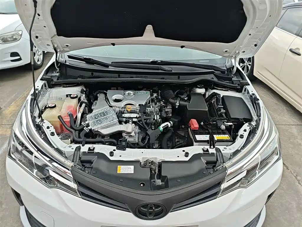 Toyota Corolla 2018 — фото 20
