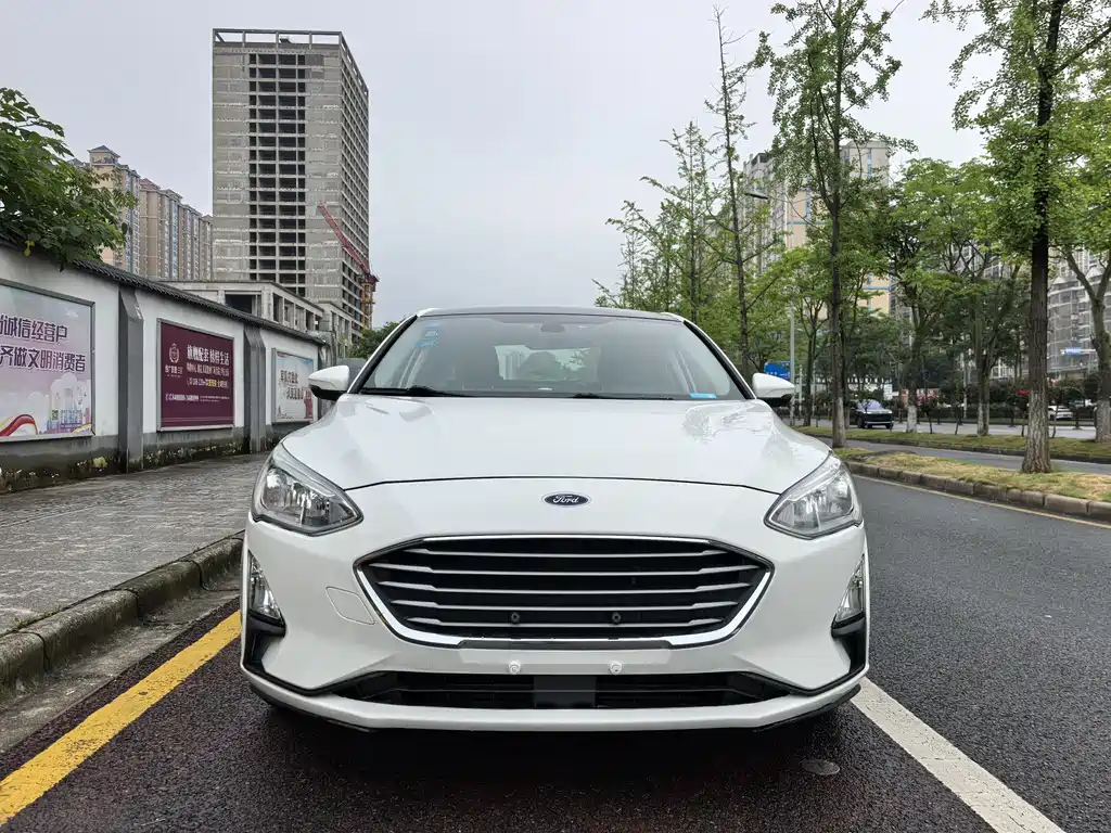 Ford Focus 2019 — фото 2