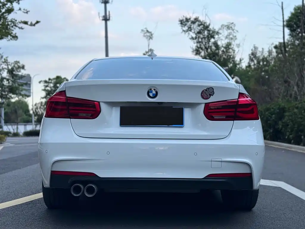 BMW 3 Series 2018 — фото 11