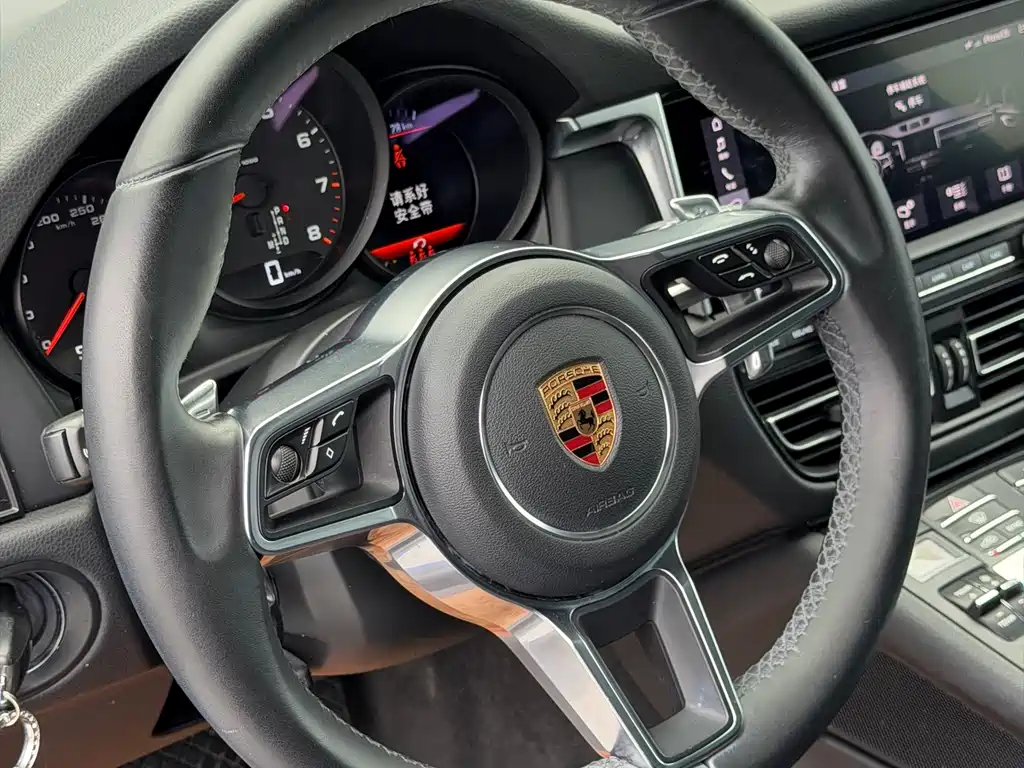 Porsche Macan 2020 — фото 13