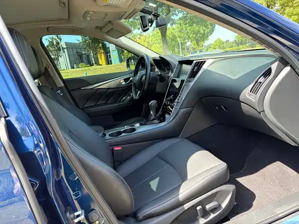 Infiniti Q50L 2017